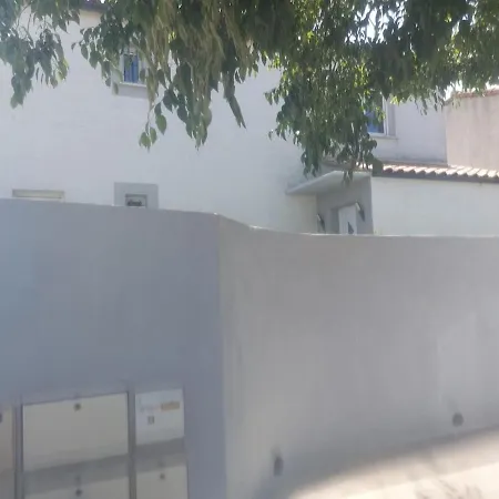 De Standing Avec Piscine Et Climatisation Vila Caissargues