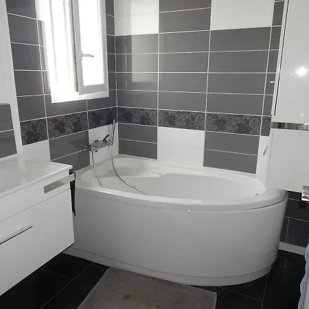 De Standing Avec Piscine Et Climatisation Villa