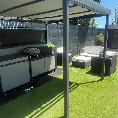 De Standing Avec Piscine Et Climatisation Caissargues